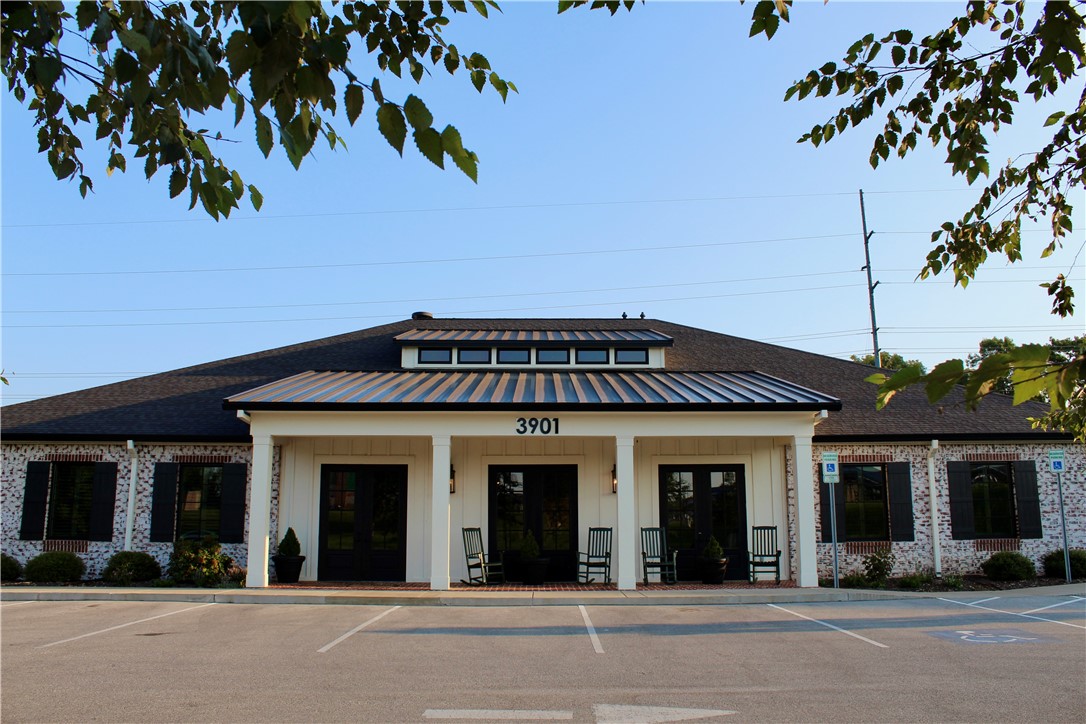 Root your business in the heart of Uptown Rogers near Pinnacle Hills Promenade, I-49, Walmart Amp, continued retail and office developments, restaurants, and more.
NNN's include property tax, property insurance, and common area maintenance. Tenant also pays electrical, communications, janitorial, and water.
Deposit equal to one month's rent.