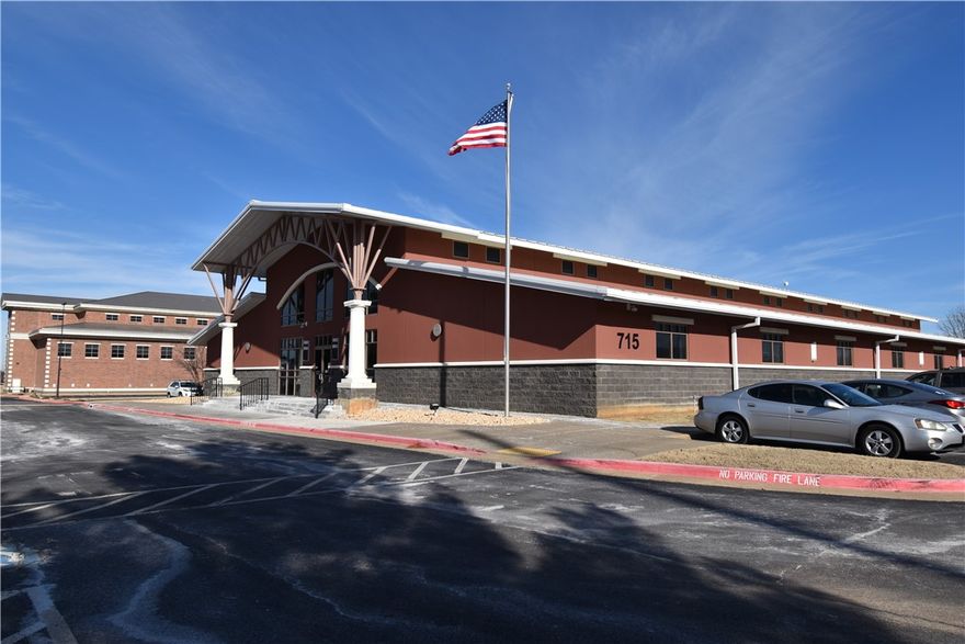 Great condition flex/office building For Sale.  The building is equipped with 600-amp service.  Building has 2 drive in doors and 1 loading dock.  Interior of building was repainted in 2022.  Security system in place.