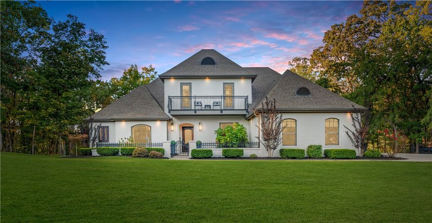 Beautifully updated home in the gated Estates of Lakeway, just minutes from Beaver Lake with access to a private community boat slip. Recent high-end renovation includes a bright sunroom addition, open floor plan, and luxury designer  finishes throughout. Features 3 bedrooms, 3.5 baths, new flooring, granite counters, and a spa-like primary bath. Set on nearly 4 acres of wooded privacy this home is ideal for entertaining or relaxing in quiet comfort. Experience refined lake-area living at its best.