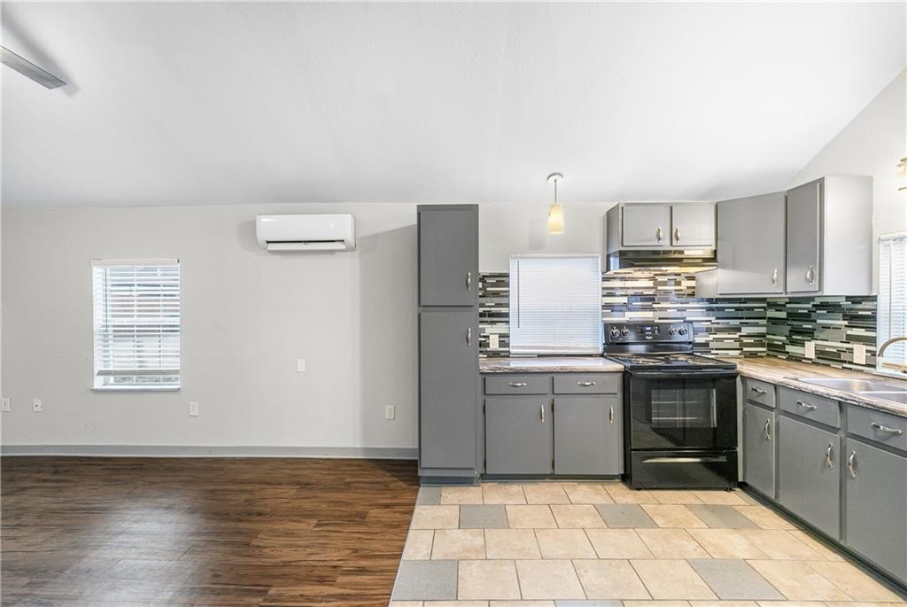 W A Burks Add Bentonville - Residential