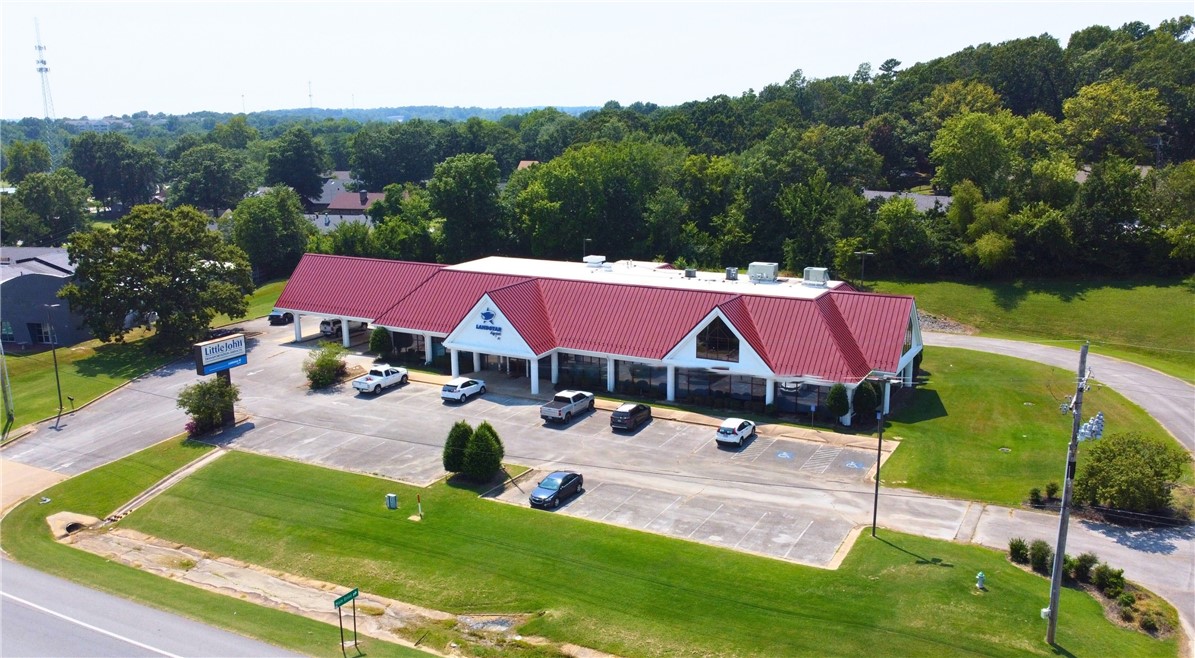 2,000 - 10,000 SF avaialble.
Excellent frontage and visibility along Hwy 71-Business.
Close proximity to I-49.
Move-in ready condition; well-maintained and clean.
Mix of private offices and open work areas.
Ample parking.
Great visibility.
Convenient to access and exit.