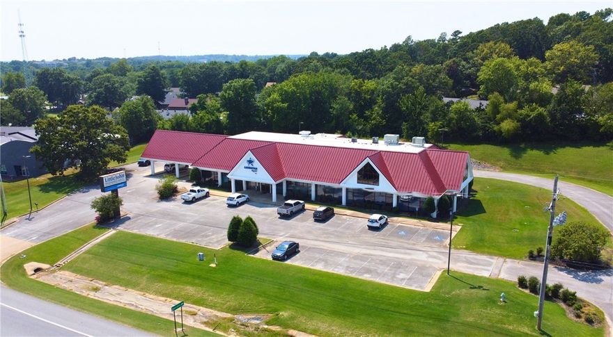 2,000 - 10,000 SF avaialble.
Excellent frontage and visibility along Hwy 71-Business.
Close proximity to I-49.
Move-in ready condition; well-maintained and clean.
Mix of private offices and open work areas.
Ample parking.
Great visibility.
Convenient to access and exit.