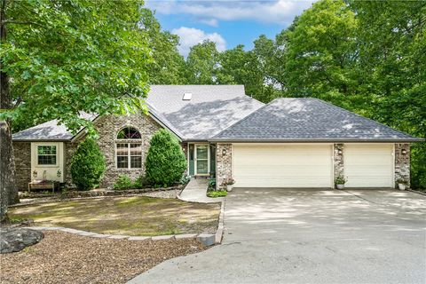 Photo of 44 Tavistock Drive, Bella Vista, AR 72714 (MLS # 1352064)