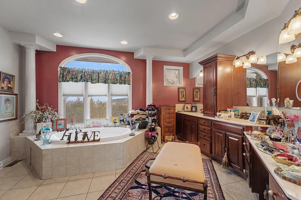 Unit 116 Holiday Island - Residential