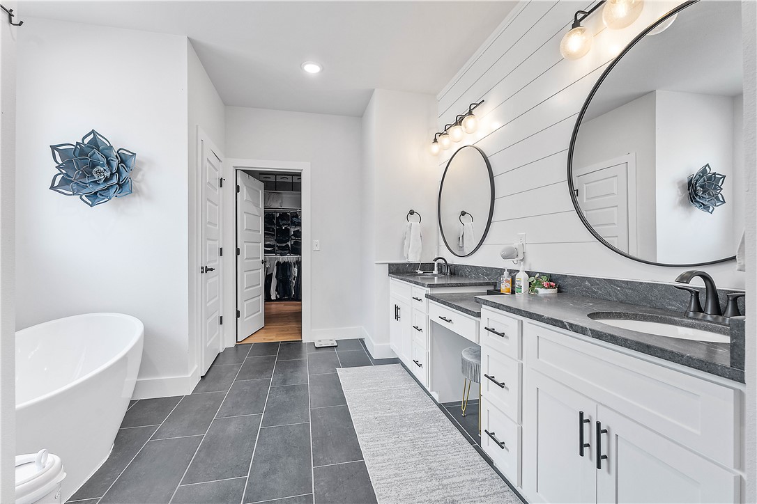 Diamond Estates Ph Iv Centerton - Residential