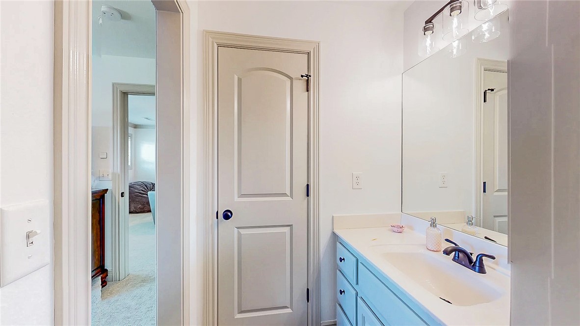 Soaring Hawk Sub Cave Spgs - Residential