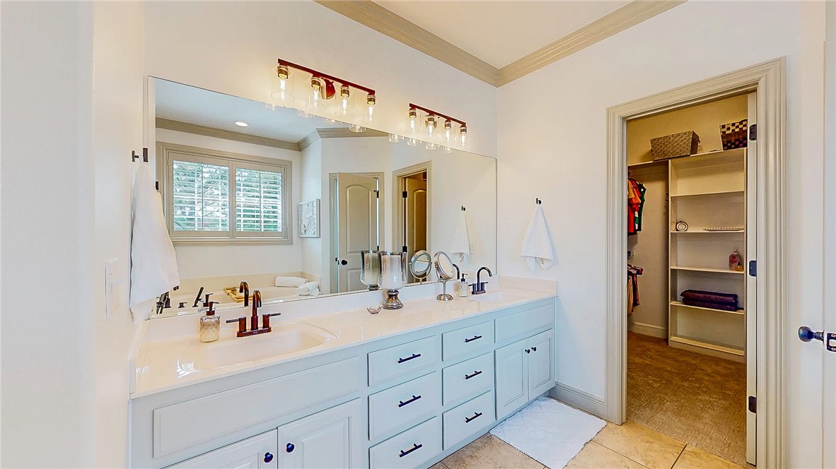 Soaring Hawk Sub Cave Spgs - Residential