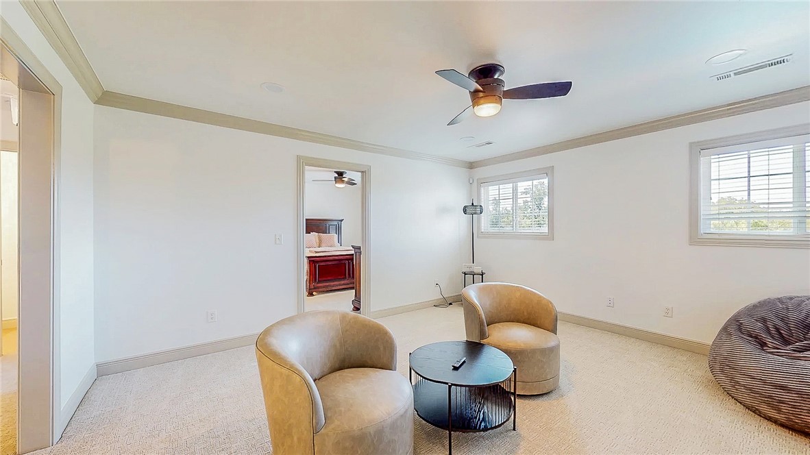 Soaring Hawk Sub Cave Spgs - Residential