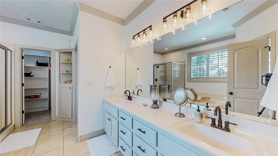 Soaring Hawk Sub Cave Spgs - Residential