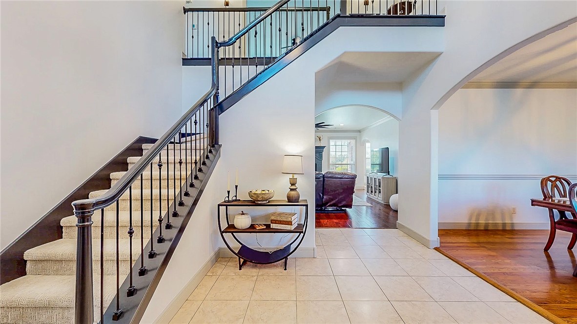 Soaring Hawk Sub Cave Spgs - Residential