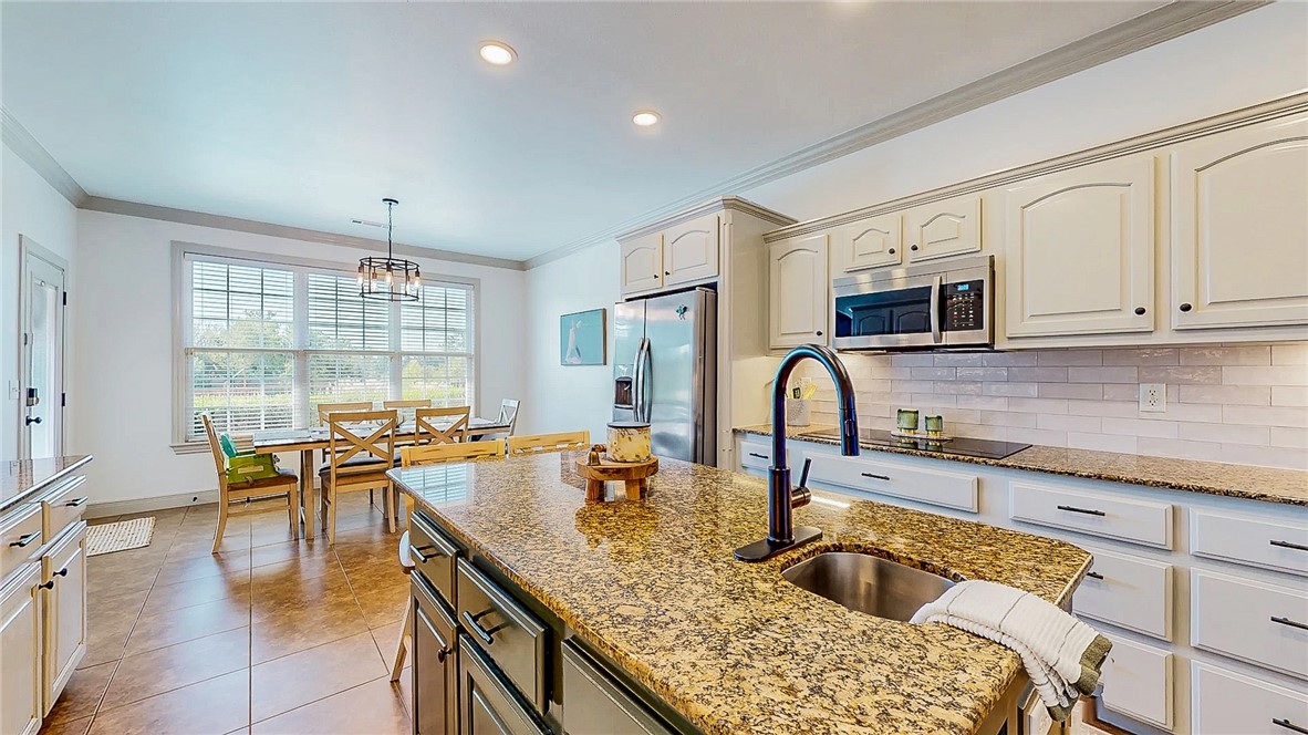 Soaring Hawk Sub Cave Spgs - Residential