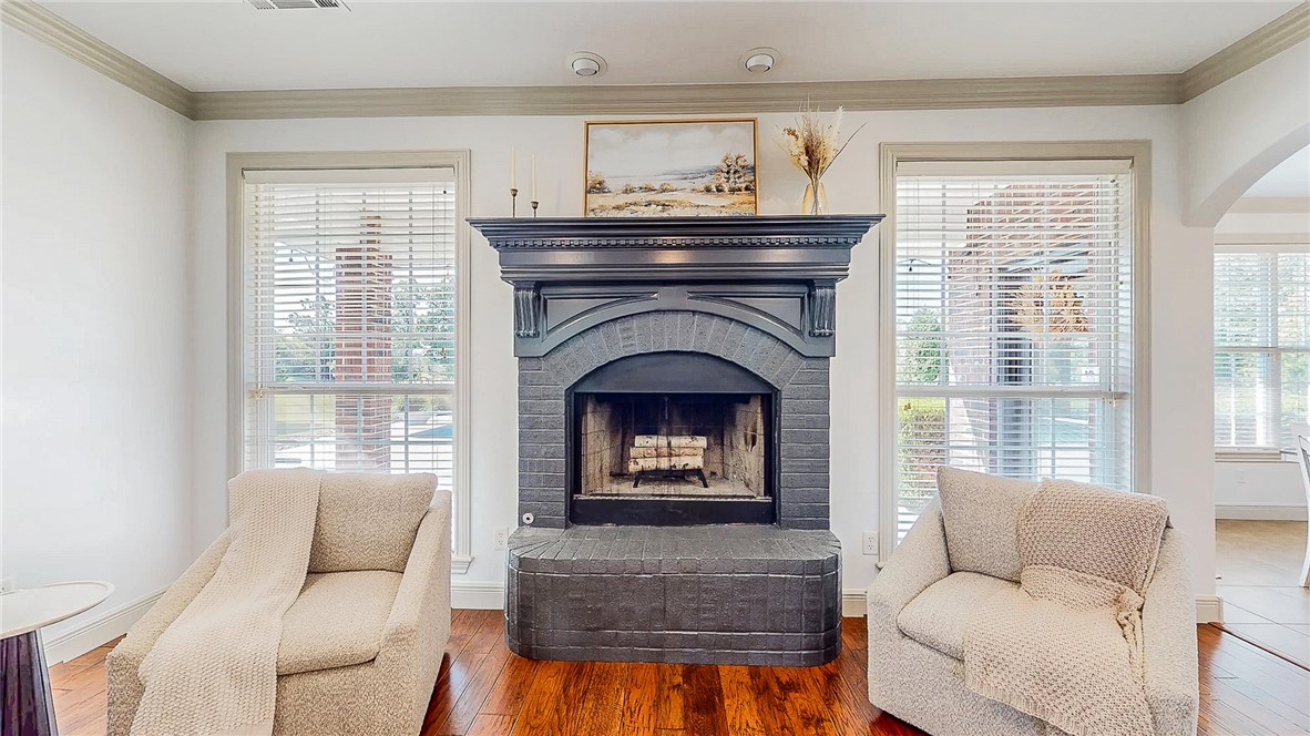 Soaring Hawk Sub Cave Spgs - Residential