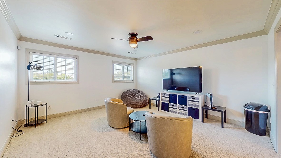 Soaring Hawk Sub Cave Spgs - Residential