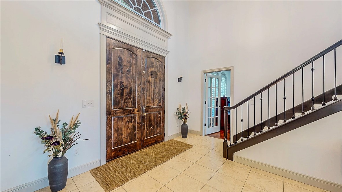 Soaring Hawk Sub Cave Spgs - Residential