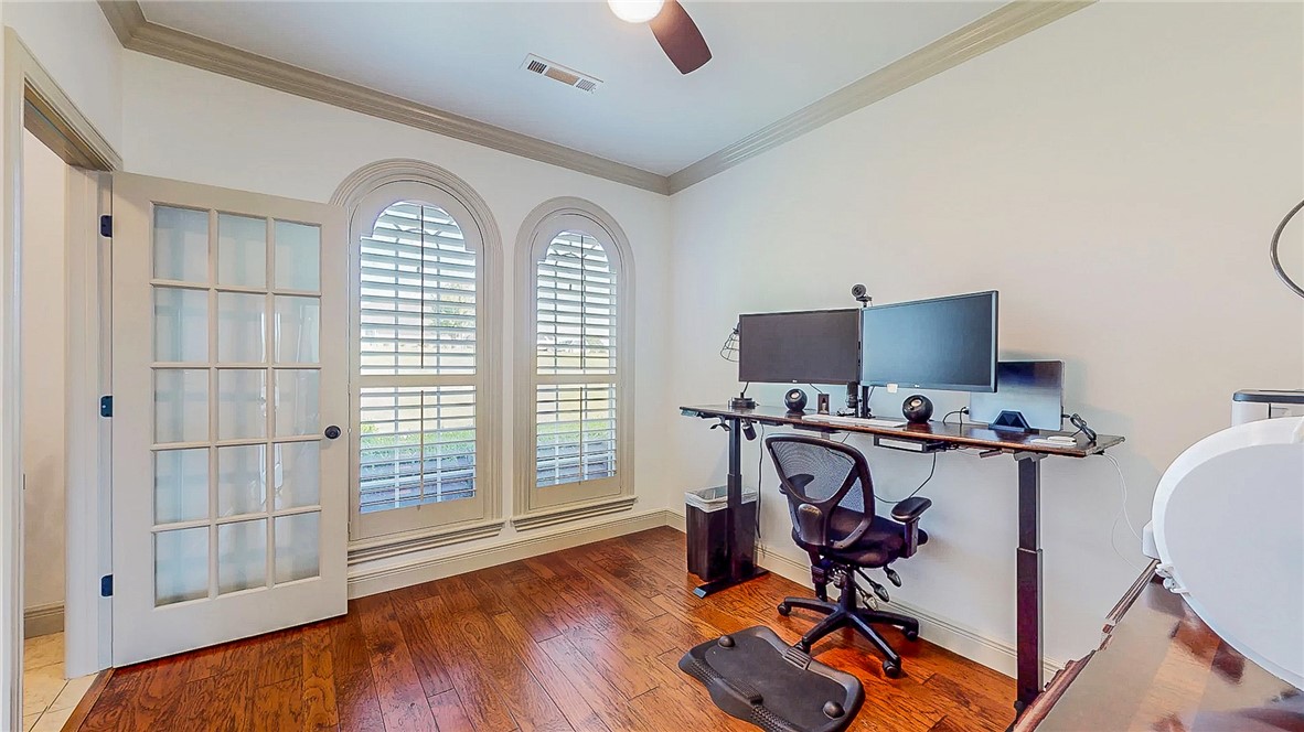 Soaring Hawk Sub Cave Spgs - Residential