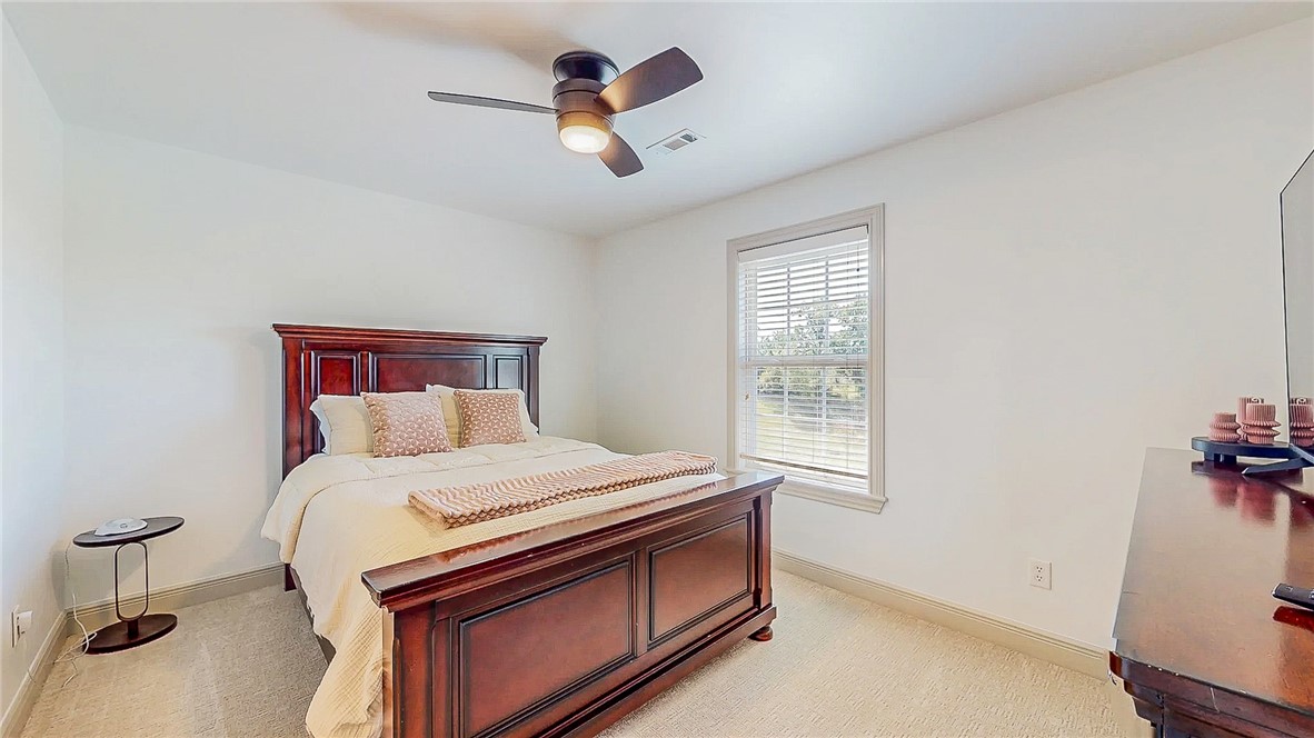 Soaring Hawk Sub Cave Spgs - Residential