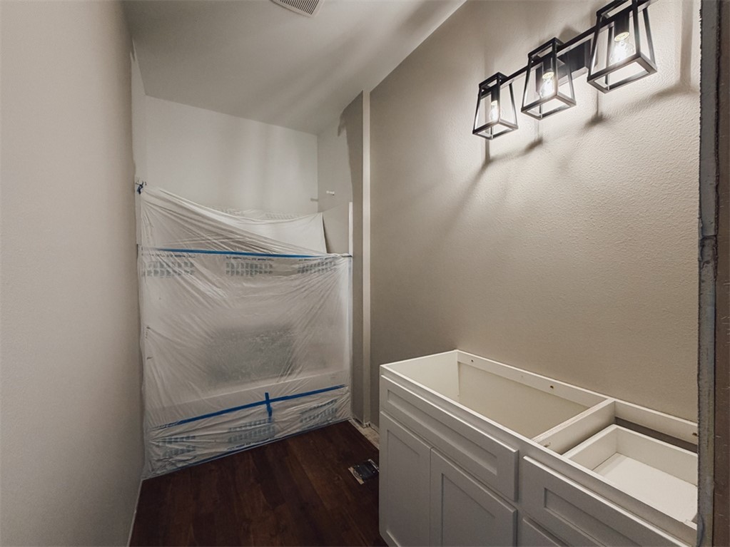 County Club Hills - Residential