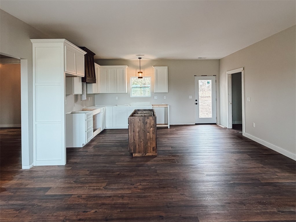 County Club Hills - Residential