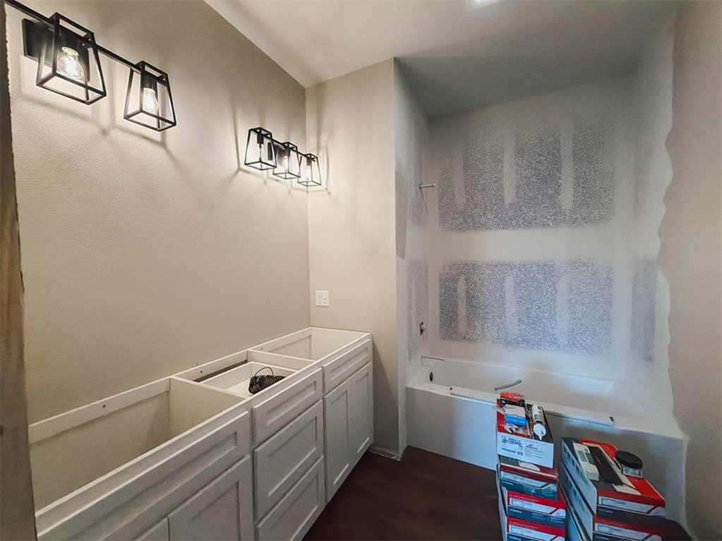 County Club Hills - Residential