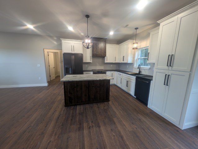 County Club Hills - Residential