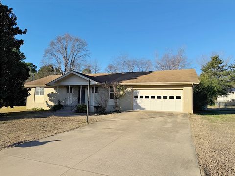 Photo of 513 Willow Lane, Mountain Home, AR 72653 (MLS # 1330418)