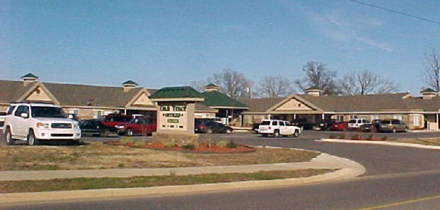 Nice office space with a build-out negotiable depending on lease term. Central location, close to NW Medical, SAMS Club Home Office, and Walmart Home Office. Price includes all utilities with light janitorial except phone and cable. You won't get caught in traffic coming or going from this office park. Great place for your office, come see today!