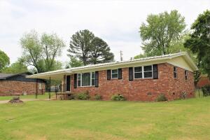 Adorable and affordable! This cozy cottage has been remodeled but still has original hardwood floors that were refinished in 2020. Metal roofing, HVAC, water heater, double hung vinyl windows, fresh paint, countertops and backsplash are all new within the past several years! Schedule your appointment today!