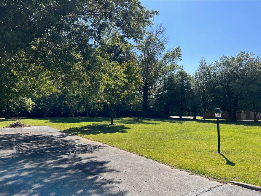 Build your dream home on one of the largest available lots in downtown Bentonville under $500K—measuring 60' x 189' and tucked on a quiet residential street in the sought-after northwest quadrant. This location offers the perfect blend of convenience and lifestyle: less than a 10-minute bike ride to the square, an easy stroll to Thomas Jefferson Elementary, and just two blocks from direct access to world-class mountain biking trails.
Surrounded by high-end new construction, this lot offers incredible potential for building your dream home or investment property in one of the most vibrant and walkable areas of town. With quick access to Walton Boulevard and I-49, you’re never far from where you need to be. A 20-foot unimproved alley at the back adds flexibility for future garage or guest house access.
Opportunities like this don’t last—especially in this location.