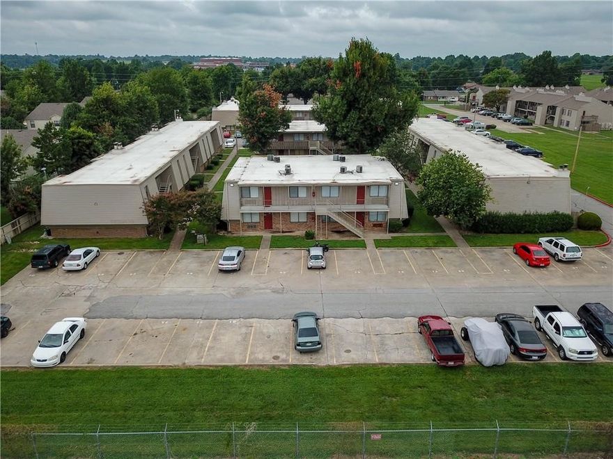 Centrally located in the heart of Northwest Arkansas with close proximity to Tyson Foods Headquarters,Northwest Health Hospital and Sam's Club corporate Call Center. Easy access to Hwy 412, 71-B and I-49.Recent updates to the property.