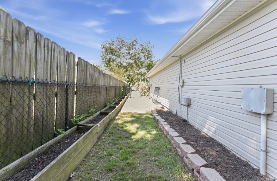 Blue Spgs Village - Residential
