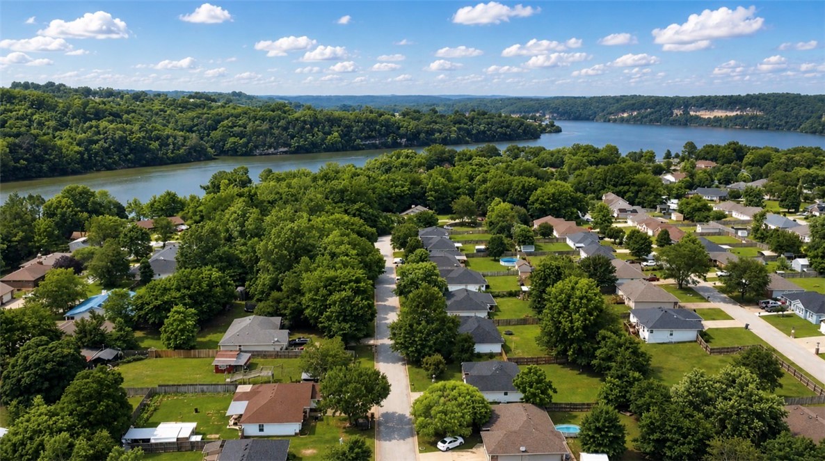 Blue Spgs Village - Residential