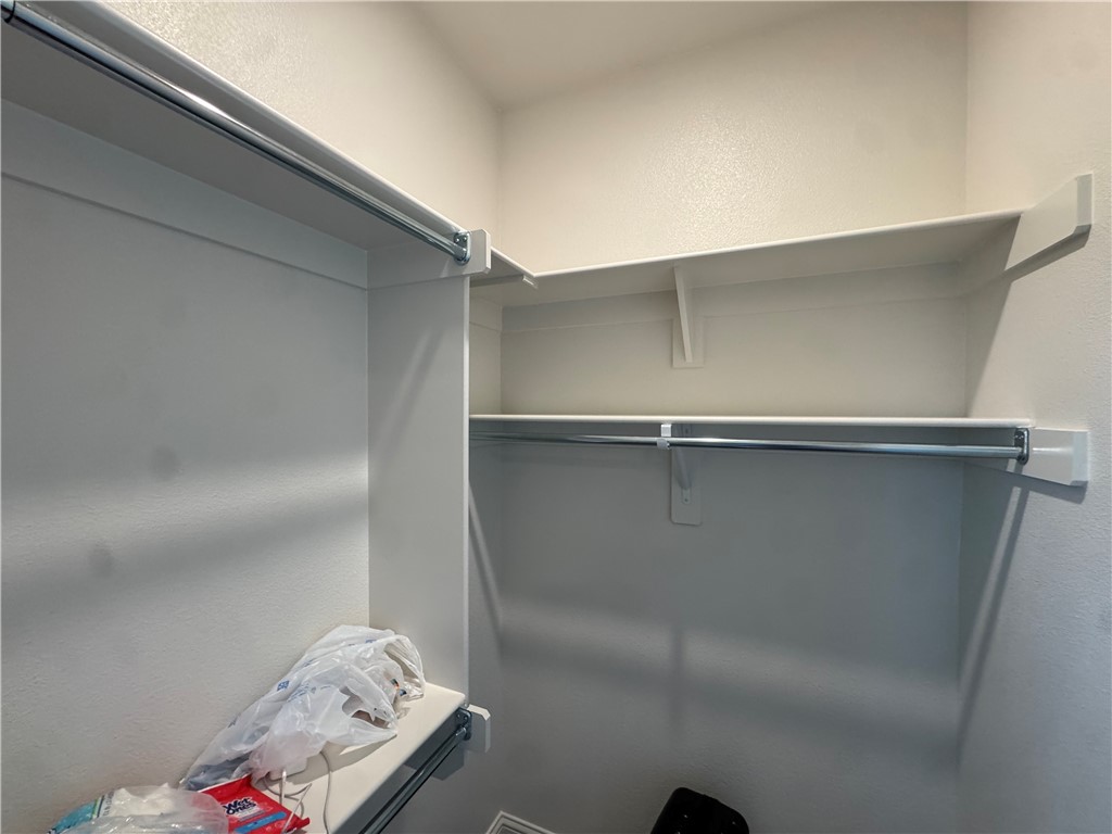 BLOSSOM WOODS - Residential Lease