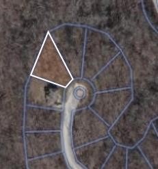 .4 acre lot to build your dream home! A great location to enjoy Bella Vista's lakes, trails and golf courses! Minutes to Downtown Bentonville!
