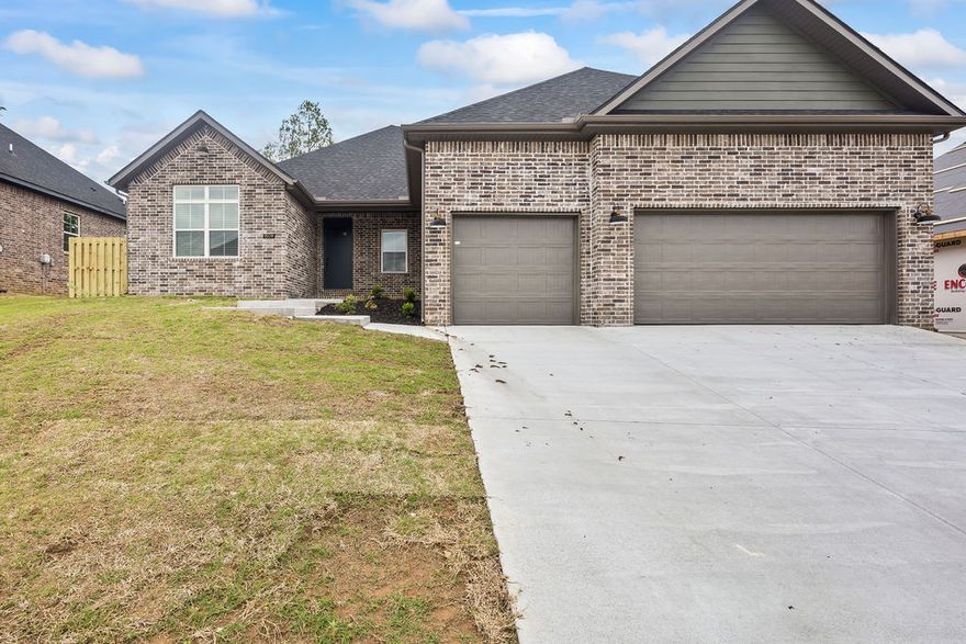Brand-new home for lease in Veneto Subdivision in Tontitown! This spacious home features 4 bedrooms plus an office (or optional 5th bedroom) and 3 full bathrooms. Open-concept layout with a well-appointed kitchen, granite countertops, pantry, and generous storage throughout. Includes large closets, laundry room, 3-car garage, and covered patio. Home comes complete with blinds, gutters, and fenced yard. Conveniently located minutes from I-49, golf courses, wineries, and Arvest Ballpark.