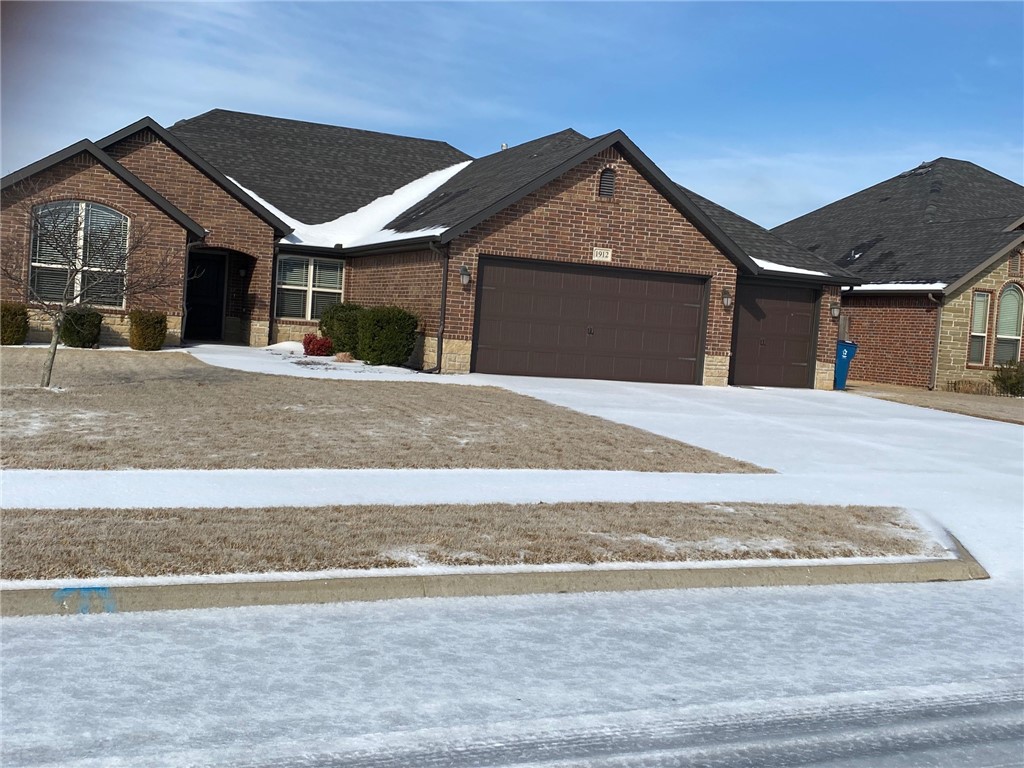 this 5 year new home is conveniently located and makes living easy - great fenced back yard with landscaping and covered deck with sunshade - split floor plan - some vaulted ceilings - large master - bath has double vanities, double walk-in closets and walk in shower plus never used whirlpool tub - wood flooring - formal dining room to the front plus breakfast area adjacent to kitchen with granite counters and custom cabinets and pantry -- corner gas fireplace (never used) in large living room - 3 car garage with space for workshop - summer yard treatment already pre-paid - showings Saturday and Sunday only from 10-4 - on size courthouse says 1997 sq ft builder said 2033 sf