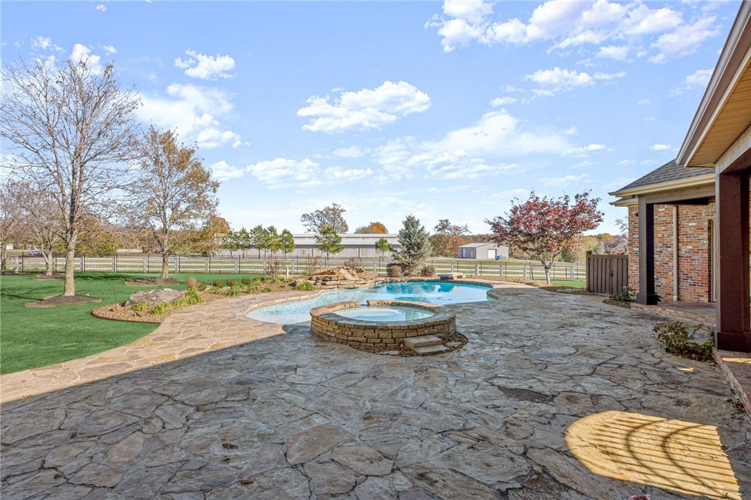 St Valery Downs Sub Cave Spgs - Residential