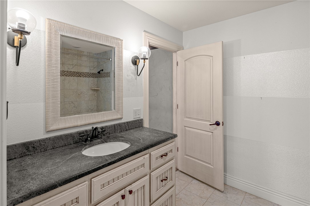 St Valery Downs Sub Cave Spgs - Residential