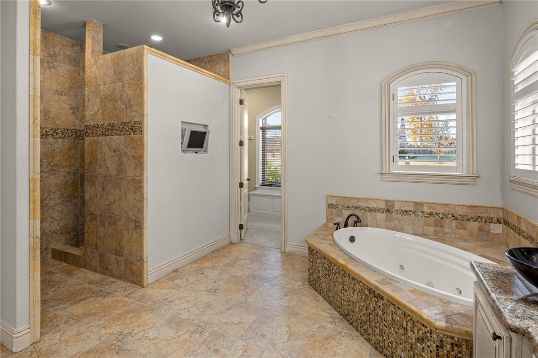 St Valery Downs Sub Cave Spgs - Residential