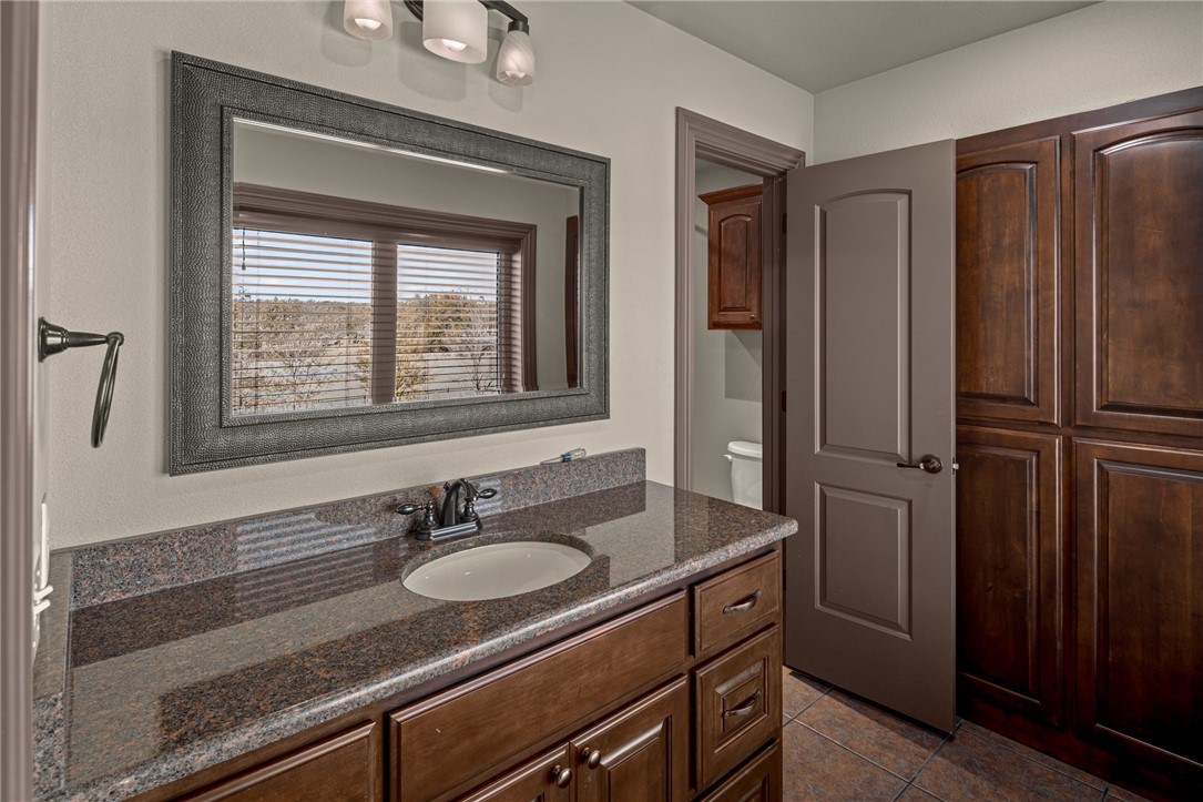 St Valery Downs Sub Cave Spgs - Residential