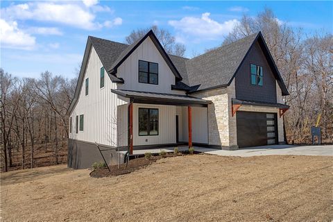 Photo of 2453 N Double Springs Road, Fayetteville, AR 72704 (MLS # 1335134)