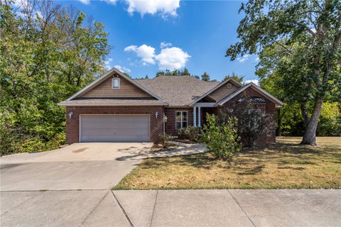 Photo of 3006 Cortney Circle, Siloam Springs, AR 72761 (MLS # 1361531)