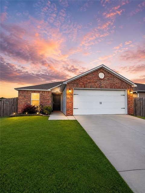 Photo of 1155 S Kingfisher Lane, Fayetteville, AR 72701 (MLS # 1349784)