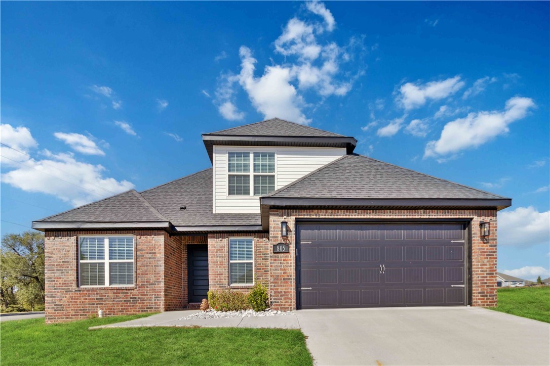 This beautiful 4-bed, 3-bath home sits on a corner lot in a cul-de-sac, offering 2,174 sq ft of living space in Siloam Springs. The open layout includes an eat-in kitchen with granite countertops, stainless steel appliances, and a pantry. Each room features large closets for added storage, and the home is equipped with a Google Nest thermostat and Ring doorbell for smart living. Close to schools, parks, and the vibrant downtown area, this home is a must-see. Schedule a showing today!