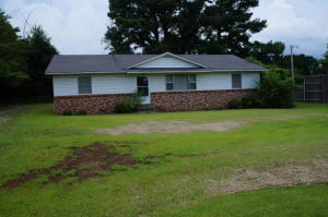 Conveniently located within walking distance to restaurant , stores and school. With just a few updates this huge 4br/2ba home (approx. 1600)would be a beautiful home for your family. It sits on .50 ac in Hector City limits . home being sold as is.