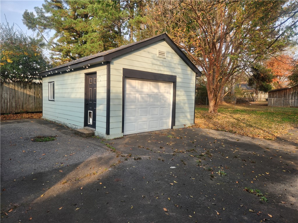 Hayes second addition - Residential Lease