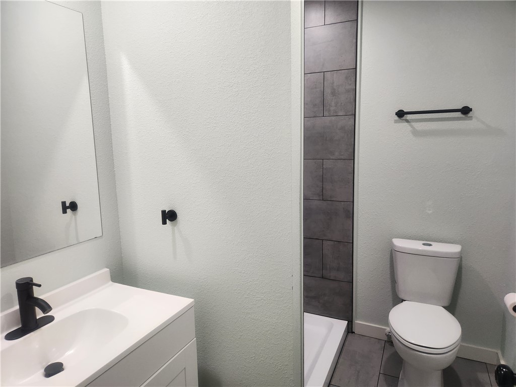 Hayes second addition - Residential Lease