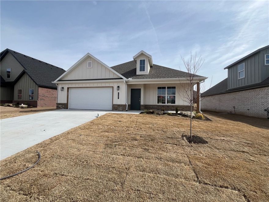 New construction in Heritage Ranch! This 3 bed, 2 bath home features an upstairs bonus room, LVP flooring in the main living spaces, and a 2-car garage. Walking distance to the elementary school and under 5 minutes to JBU. USDA-eligible area. Modern, clean, and move-in ready!