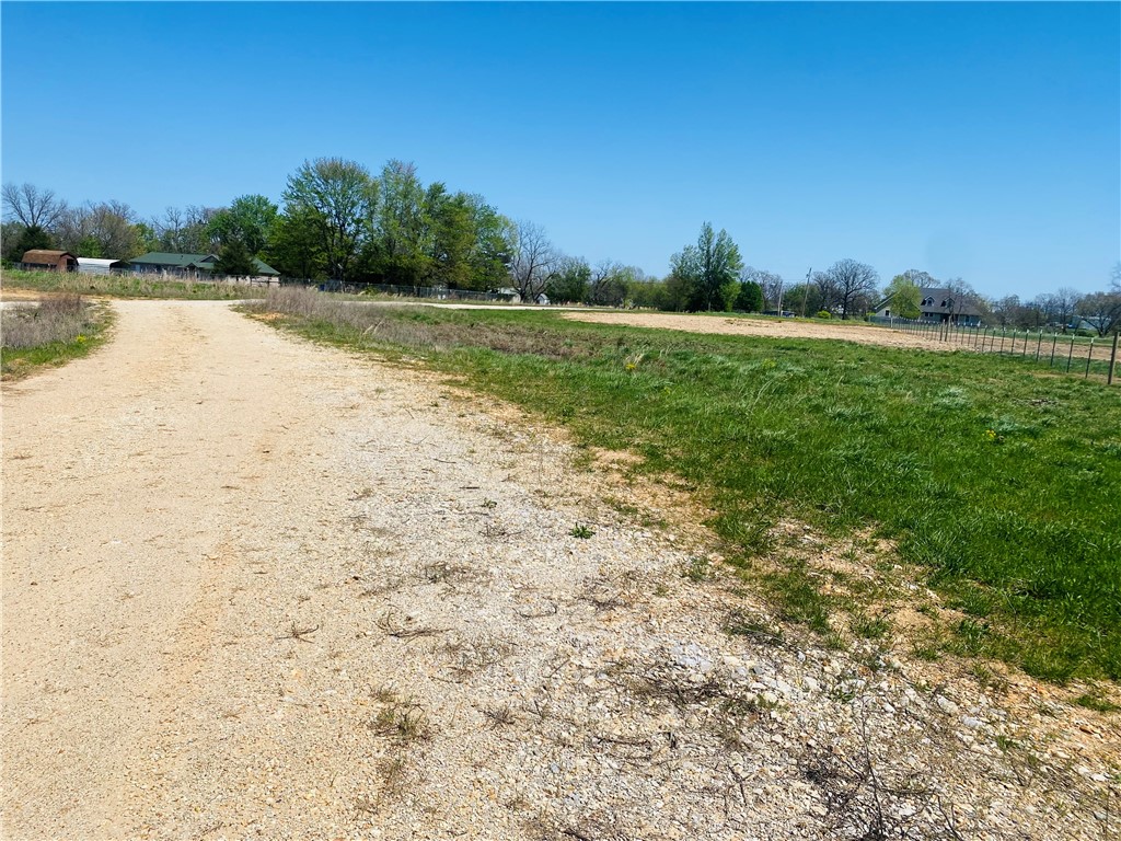 5.12 flat acres ready to build, So many possibilities are almost endless whether it's for building a dream home, starting a small farm, or creating a peaceful retreat. Is only 10 minutes from town is a huge bonus, as it gives you the peace and quiet you're looking for while still being close to amenities.