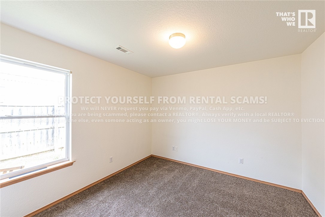 COMMONS AT WALNUT CROSSING (THE) - Residential Lease