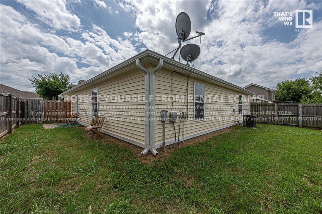 COMMONS AT WALNUT CROSSING (THE) - Residential Lease
